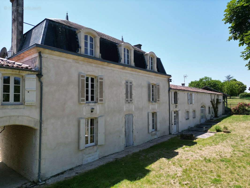 Maison à SAINT-JEAN-D&#039;ANGELY