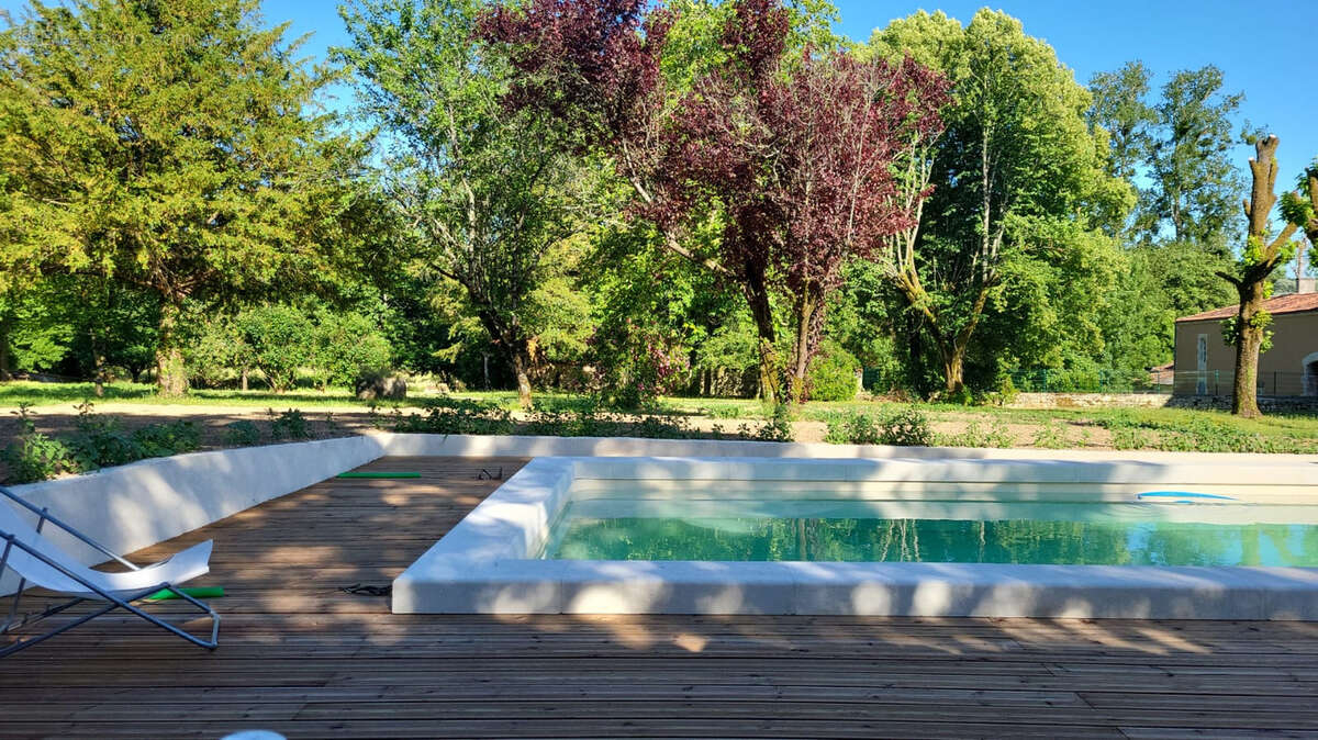 Maison à SAINT-JEAN-D&#039;ANGELY