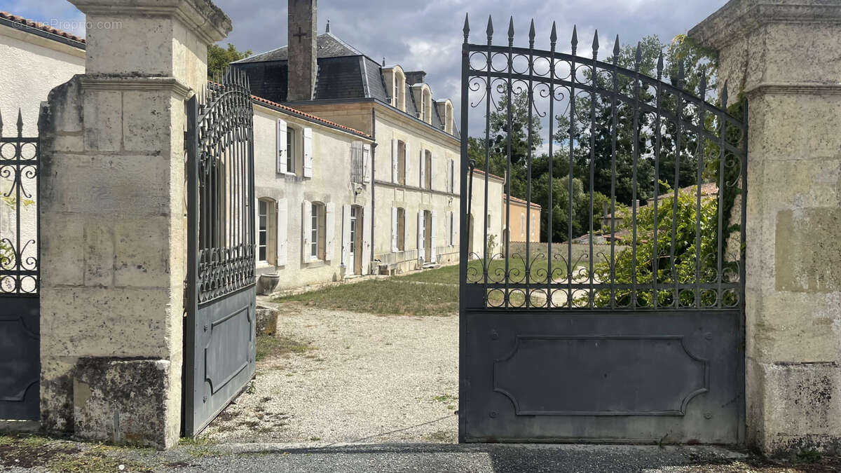 Maison à SAINT-JEAN-D&#039;ANGELY