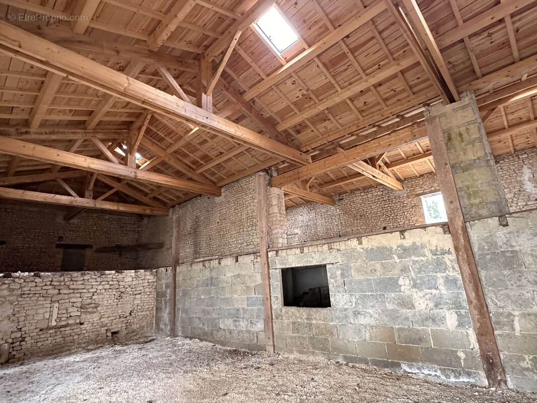 Maison à SAINT-JEAN-D&#039;ANGELY