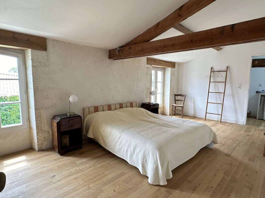 Maison à SAINT-JEAN-D&#039;ANGELY