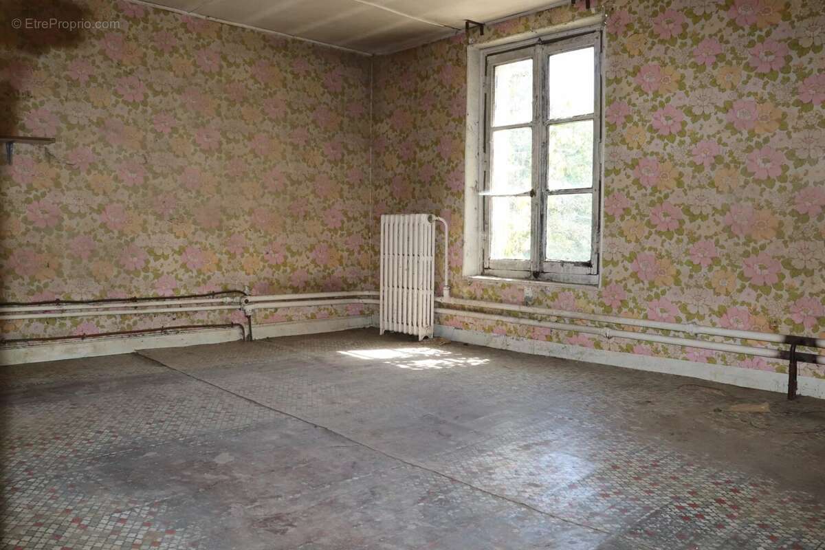 Maison à MONTDAUPHIN