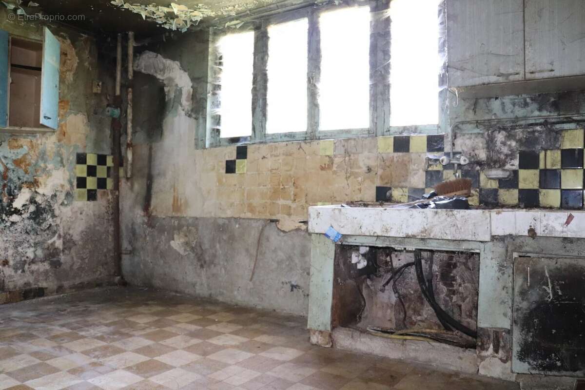 Maison à MONTDAUPHIN