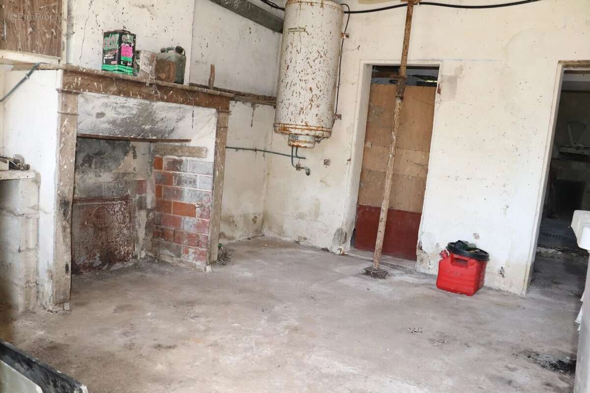 Maison à MONTDAUPHIN