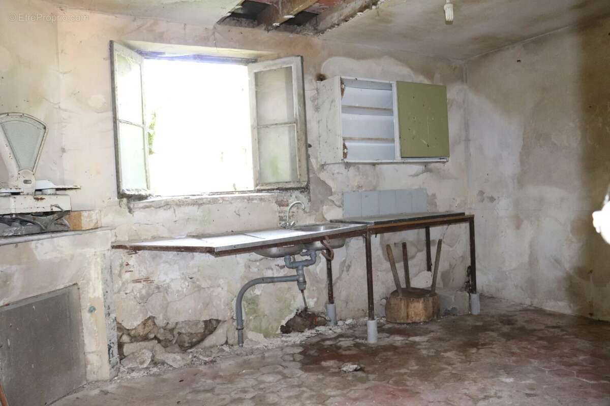 Maison à MONTDAUPHIN