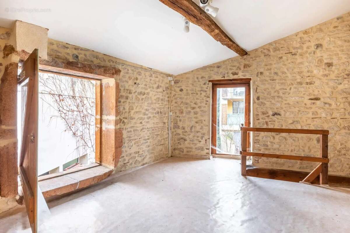 Maison à CHAZAY-D&#039;AZERGUES