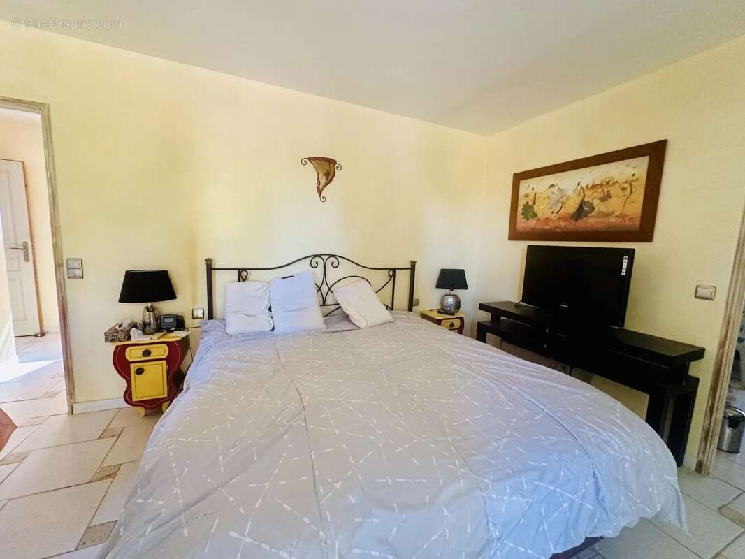 Maison à ROQUEBRUNE-SUR-ARGENS