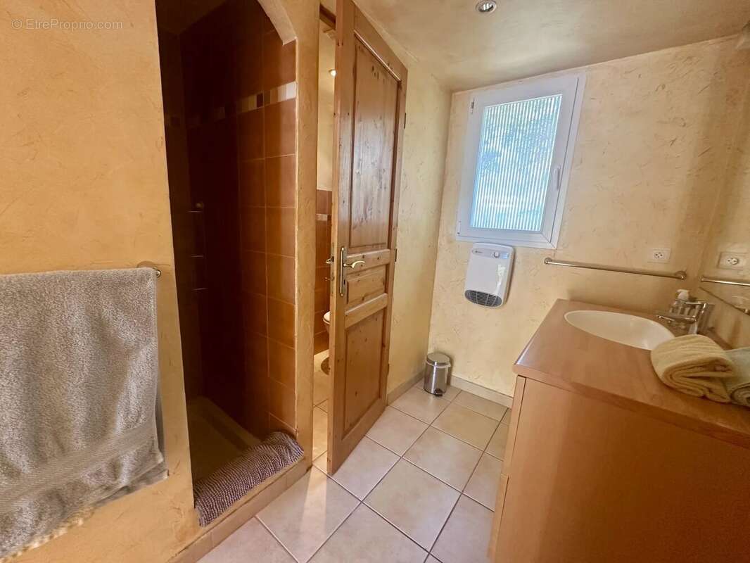 Maison à ROQUEBRUNE-SUR-ARGENS