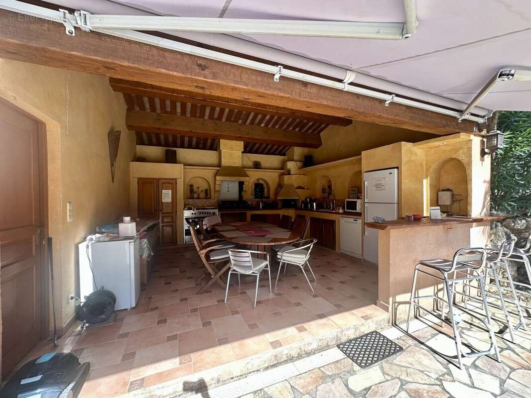 Maison à ROQUEBRUNE-SUR-ARGENS