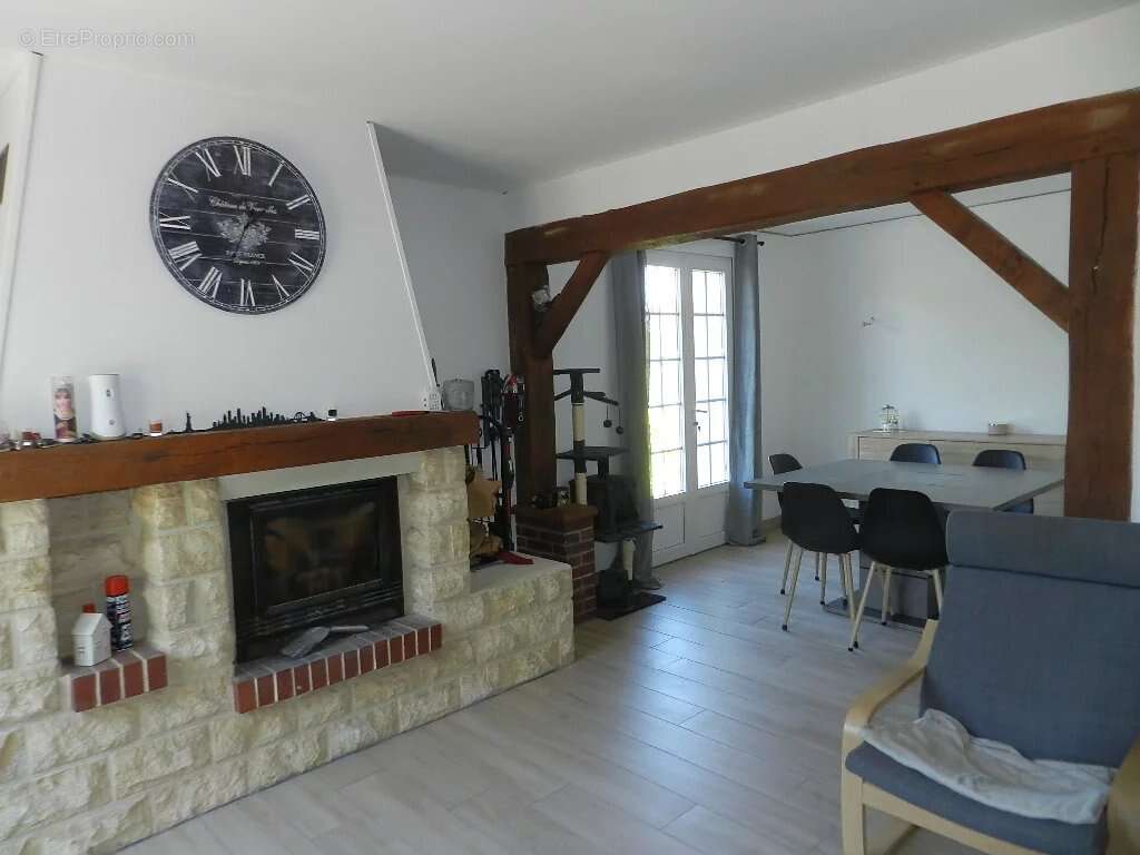 Maison à SAINT-PIERRE-SUR-DIVES