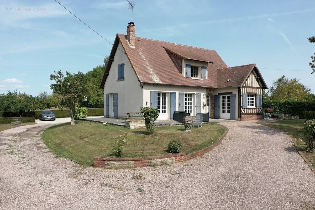 Maison à SAINT-PIERRE-SUR-DIVES