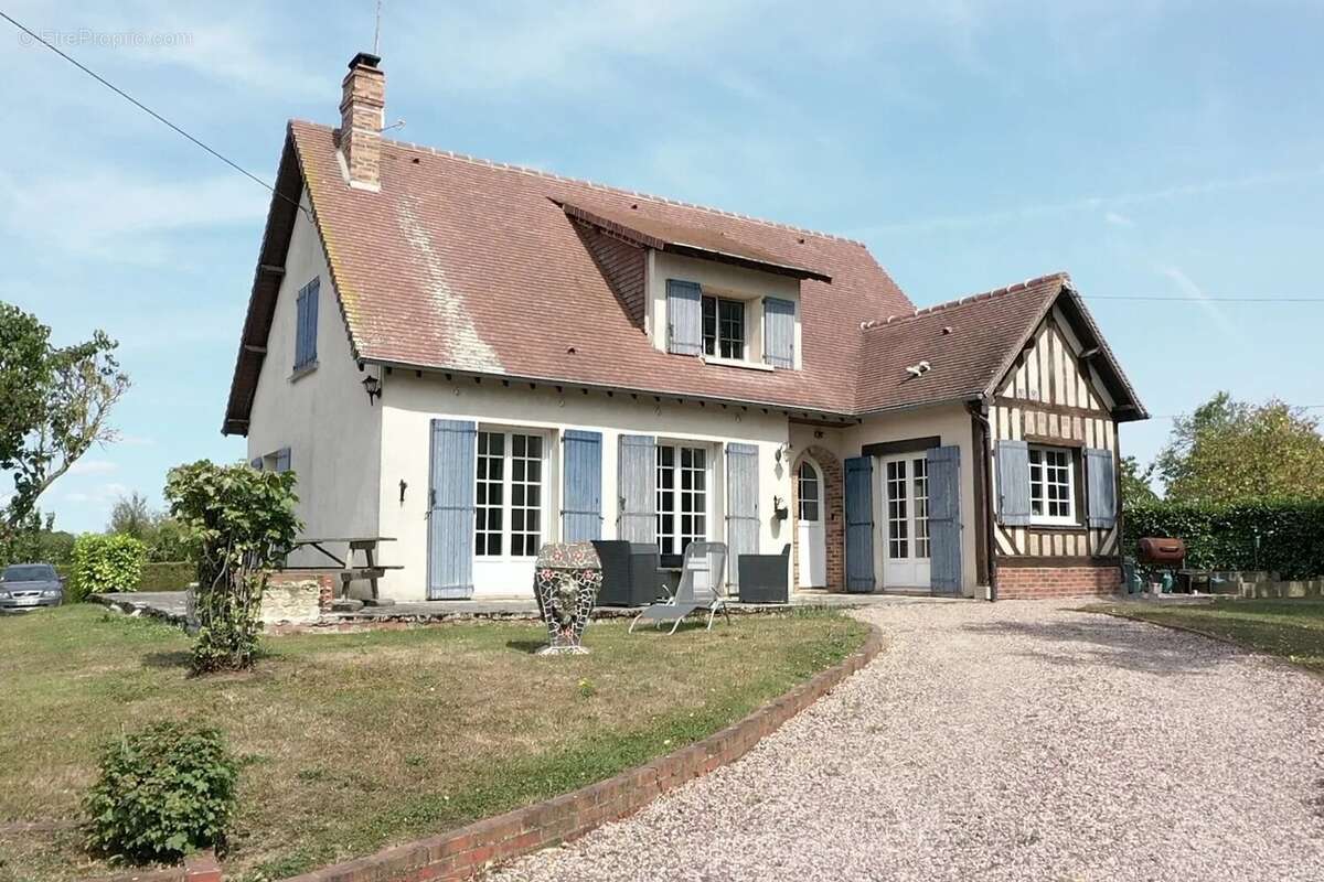 Maison à SAINT-PIERRE-SUR-DIVES