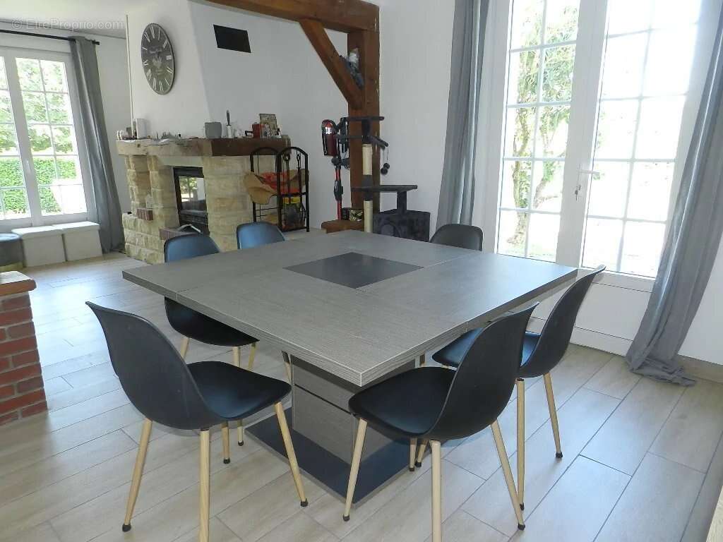 Maison à SAINT-PIERRE-SUR-DIVES