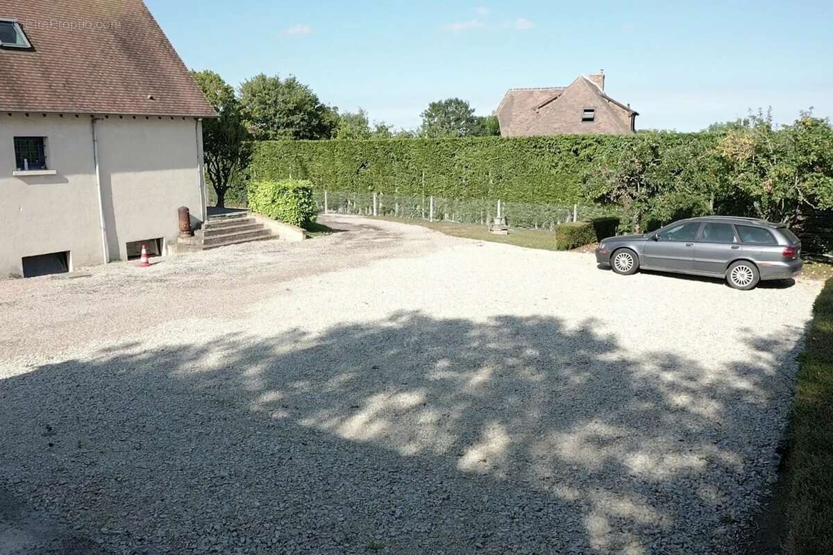 Maison à SAINT-PIERRE-SUR-DIVES