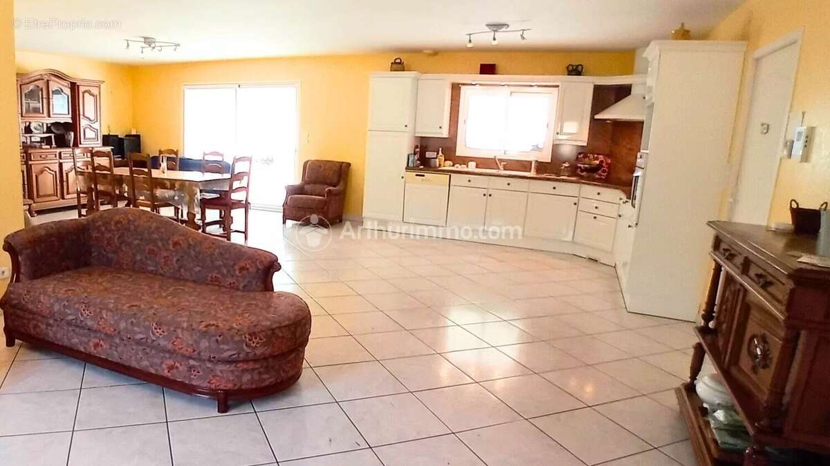 Maison à PAYRIN-AUGMONTEL