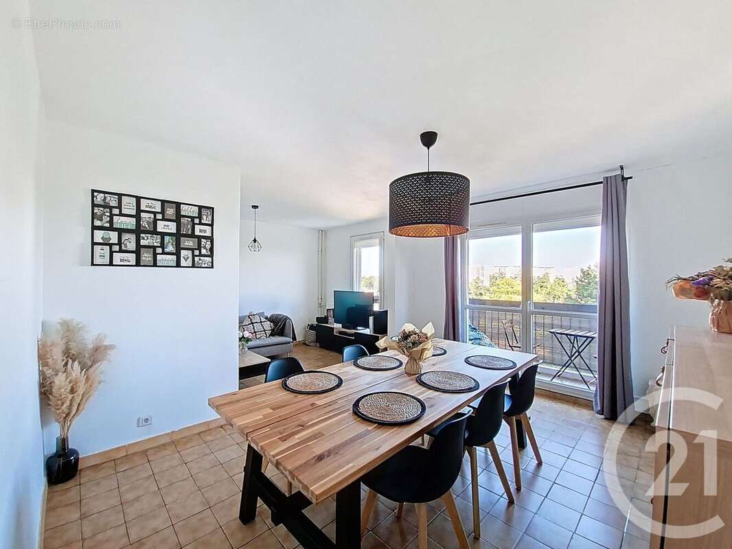 Appartement à SAINT-FONS