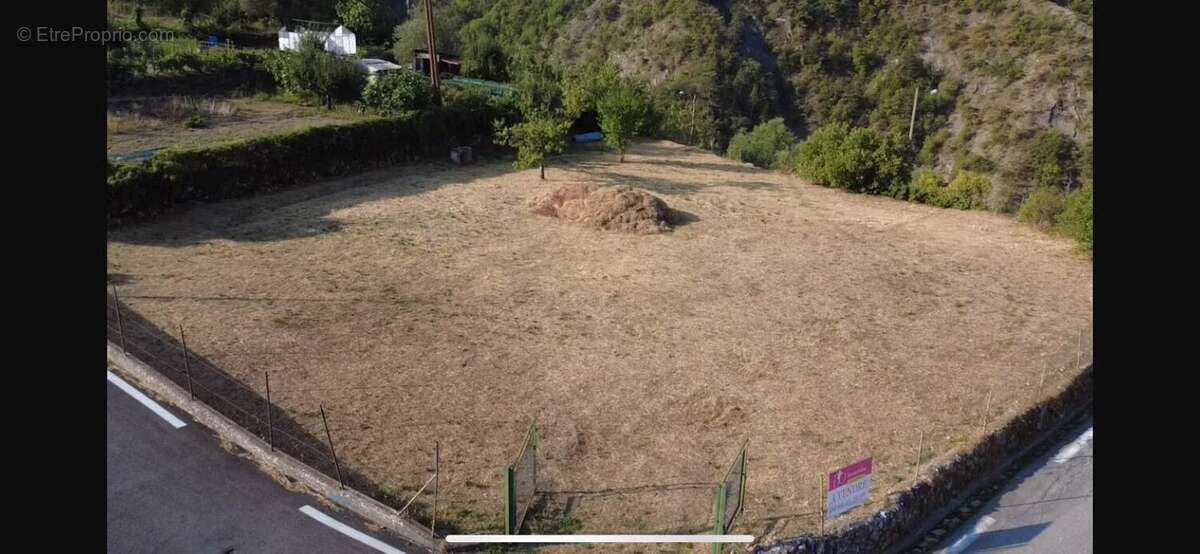 Terrain à MALAUSSENE