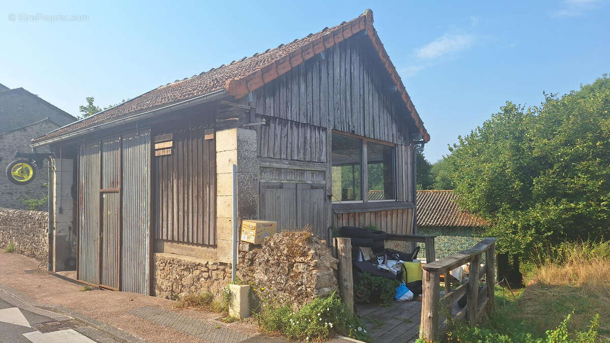 20250814_101657 - Commerce à PIEGUT-PLUVIERS