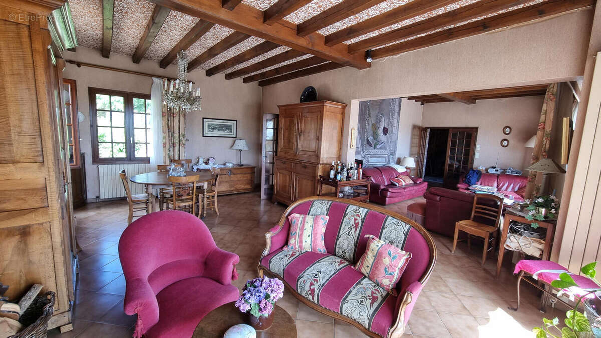 20250729_160951 - Maison à SAINT-MARTIAL-DE-VALETTE