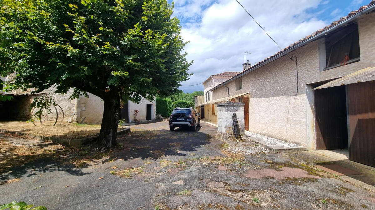 20250719_144430 - Copie - Maison à VILLARS