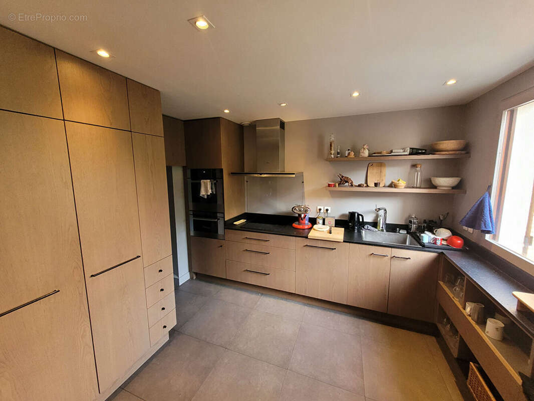 Maison à L'HAY-LES-ROSES