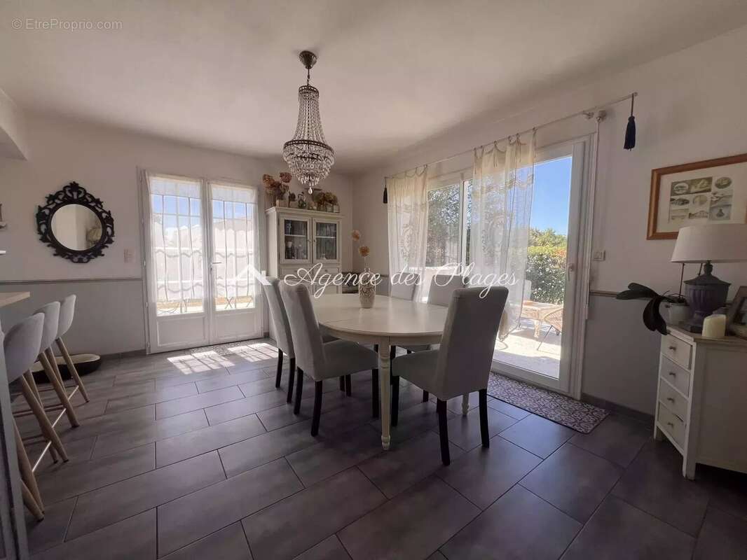 Maison à CORME-ECLUSE