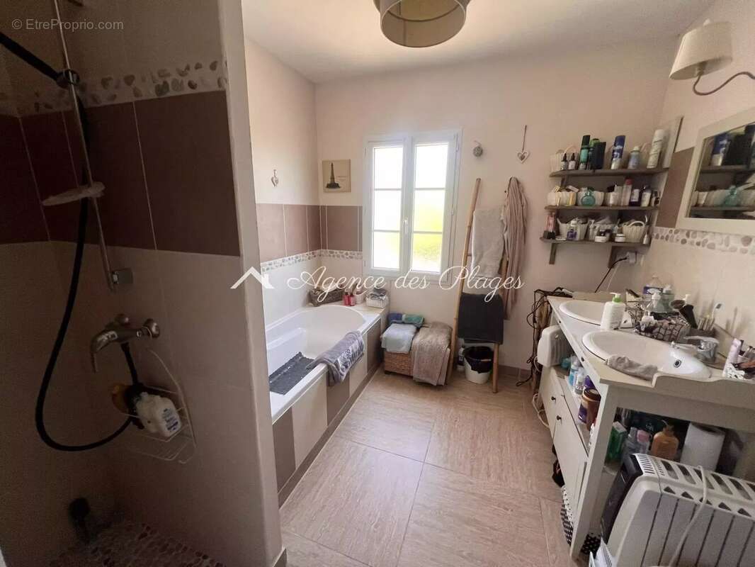 Maison à CORME-ECLUSE