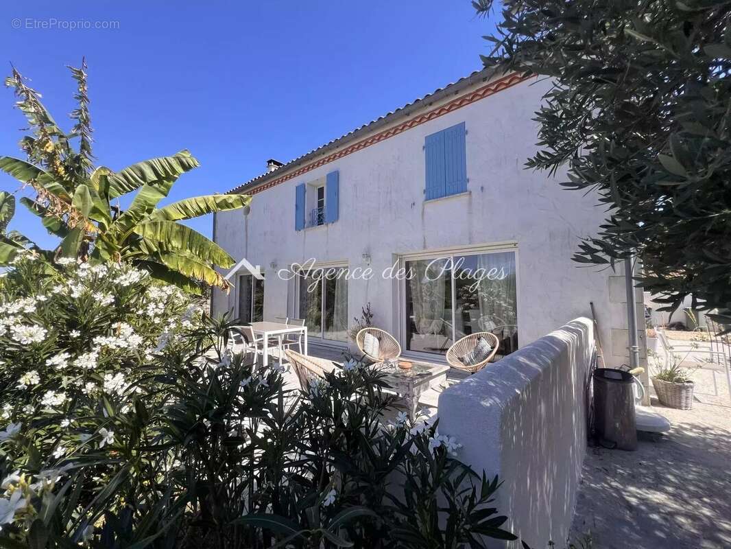 Maison à CORME-ECLUSE