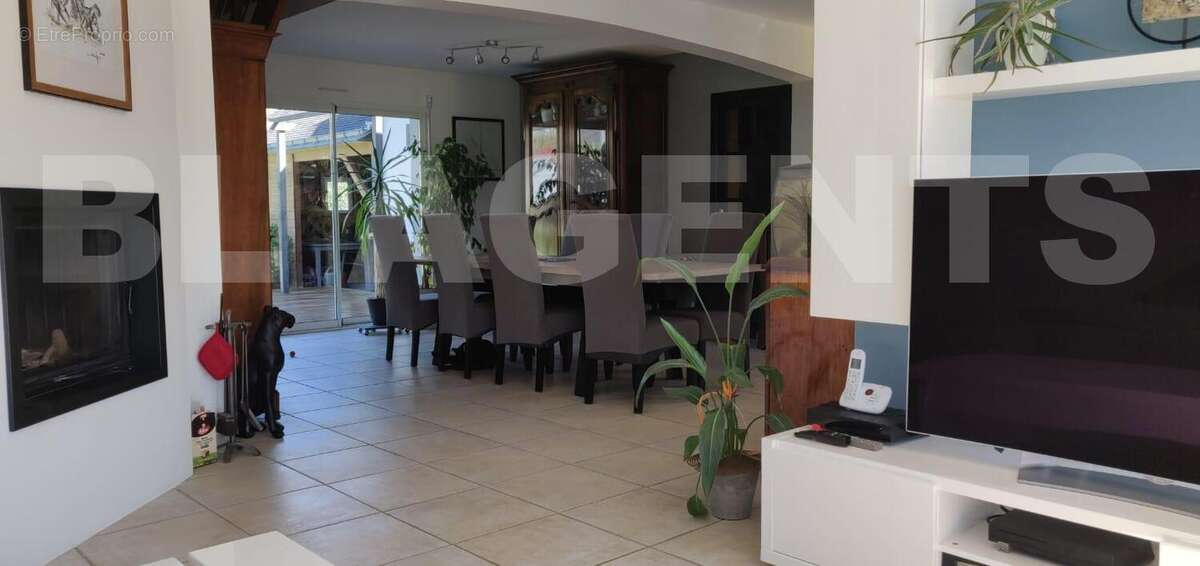 12 - Maison à SAINTE-ANNE-SUR-BRIVET