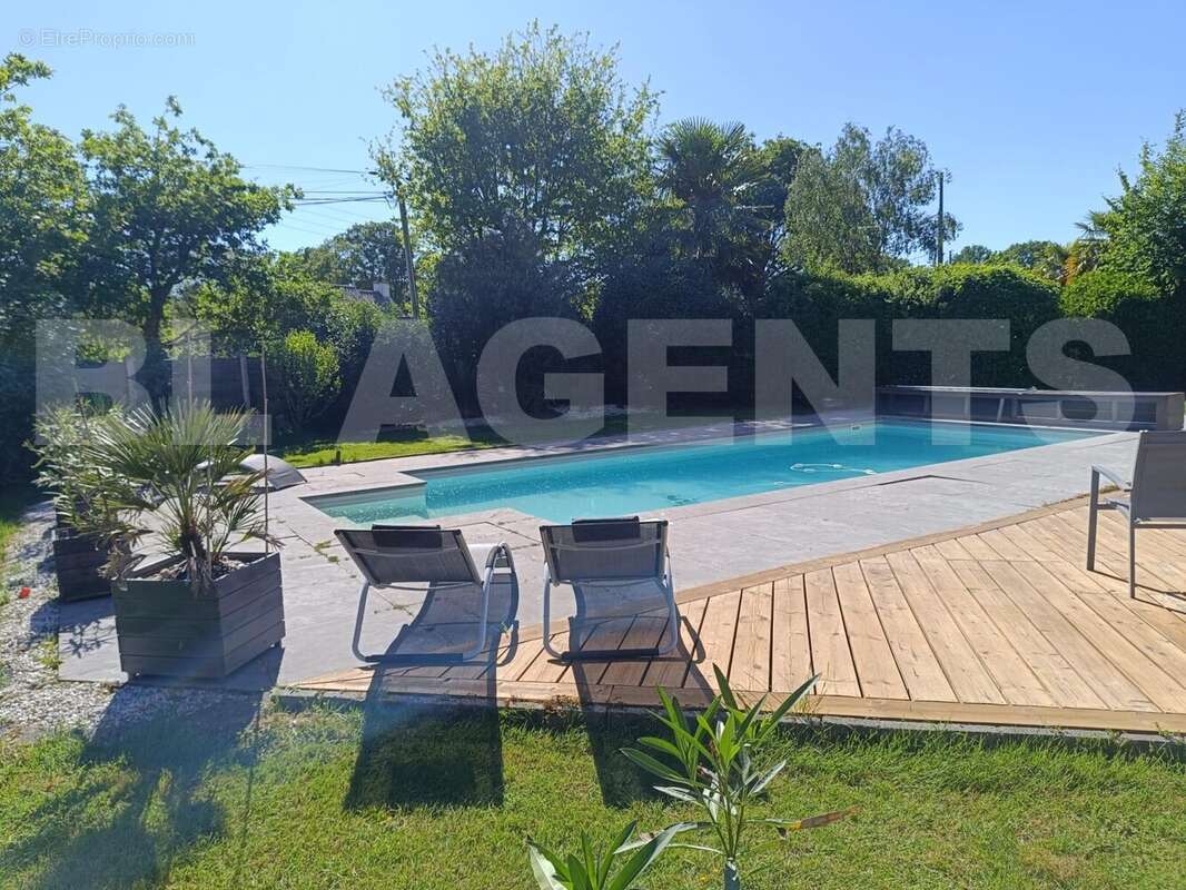 2 - Maison à SAINTE-ANNE-SUR-BRIVET