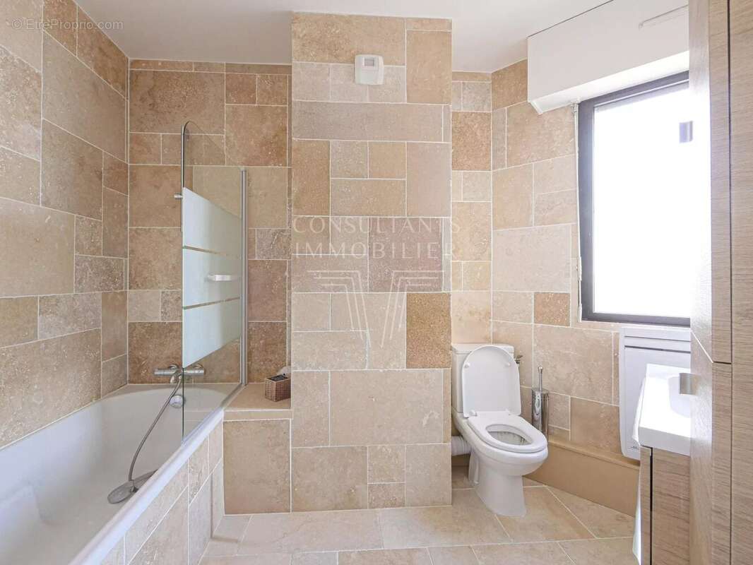 Appartement à LEVALLOIS-PERRET