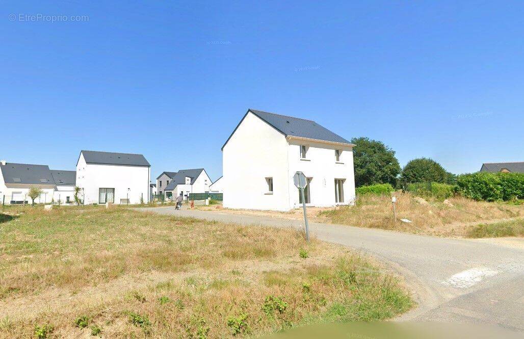 Terrain à SAINT-GONDRAN