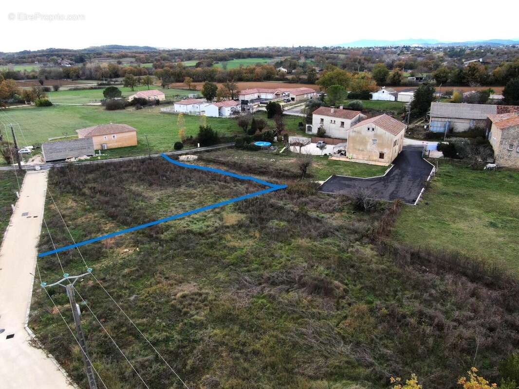 Terrain à ROUSSON