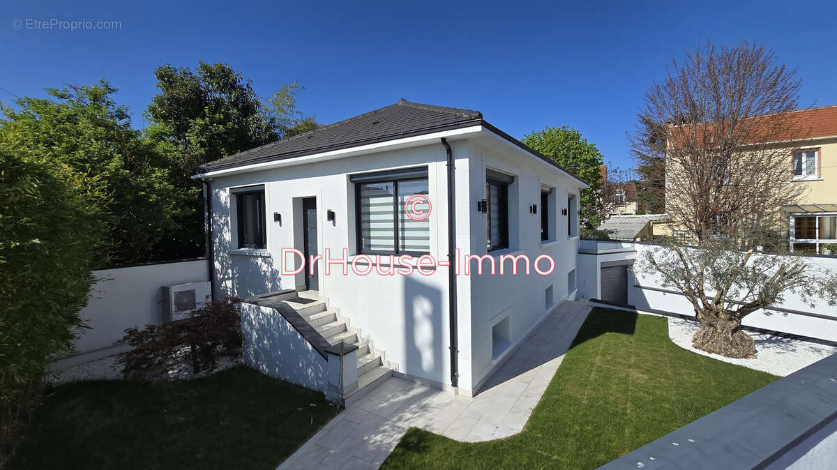 Maison à SAINT-MAUR-DES-FOSSES