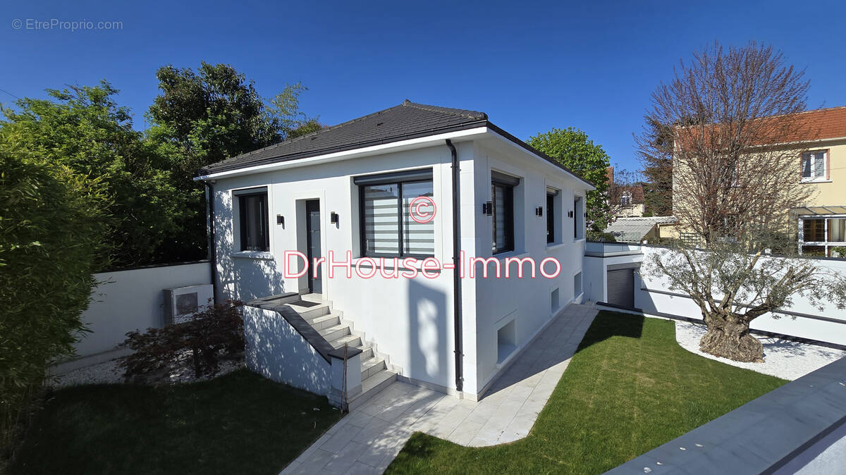 Maison à SAINT-MAUR-DES-FOSSES