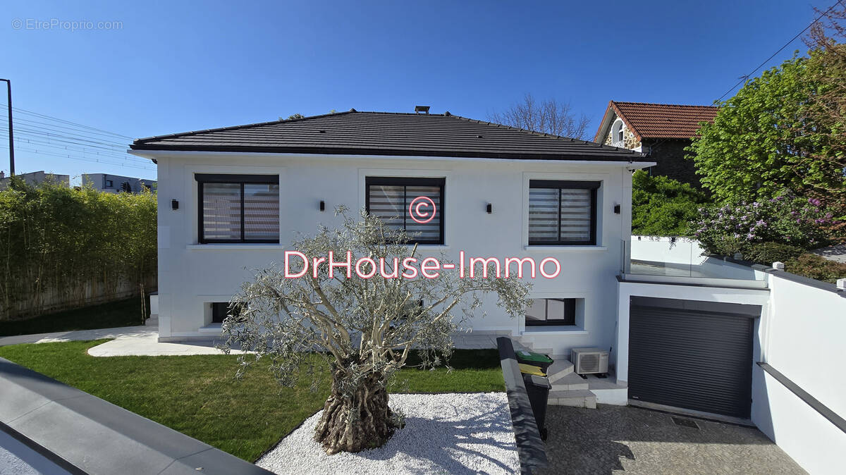 Maison à SAINT-MAUR-DES-FOSSES