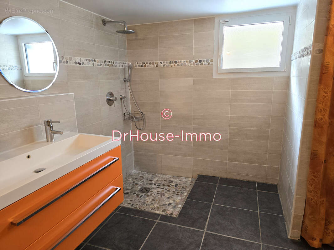 Maison à SAINT-MAUR-DES-FOSSES