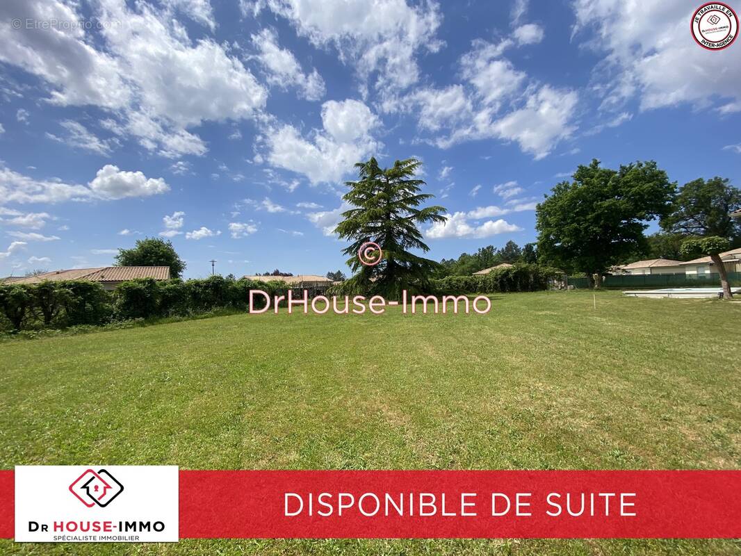 Terrain à PARENTIS-EN-BORN