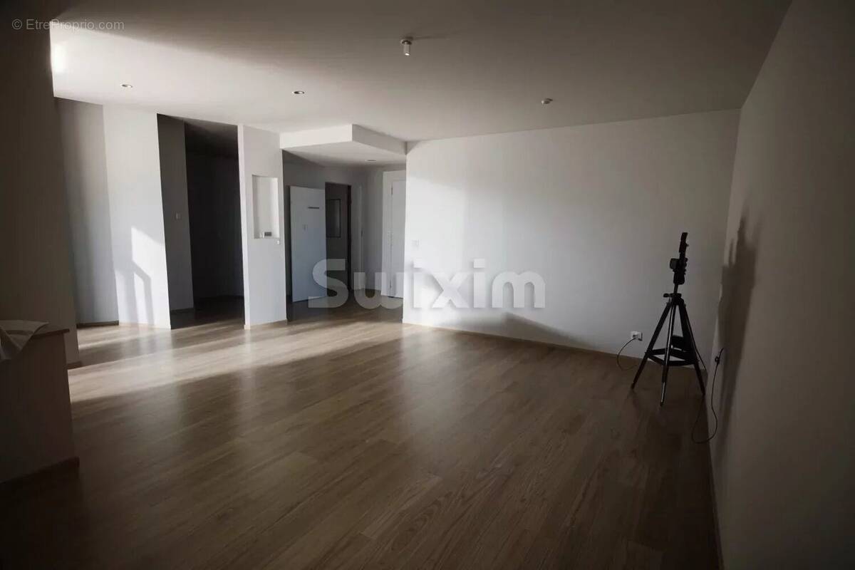Appartement à MARSEILLE-3E