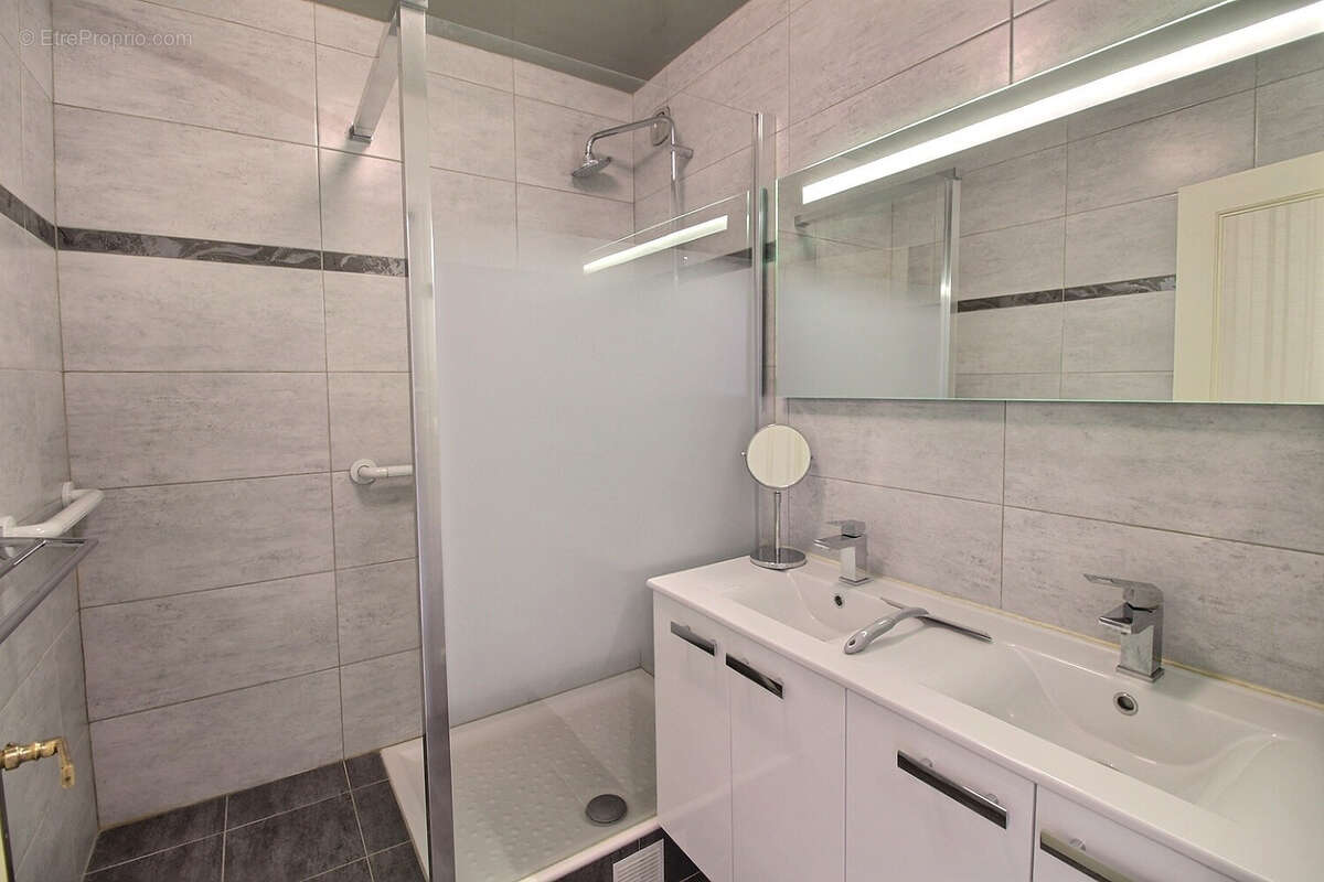 Appartement à SURESNES