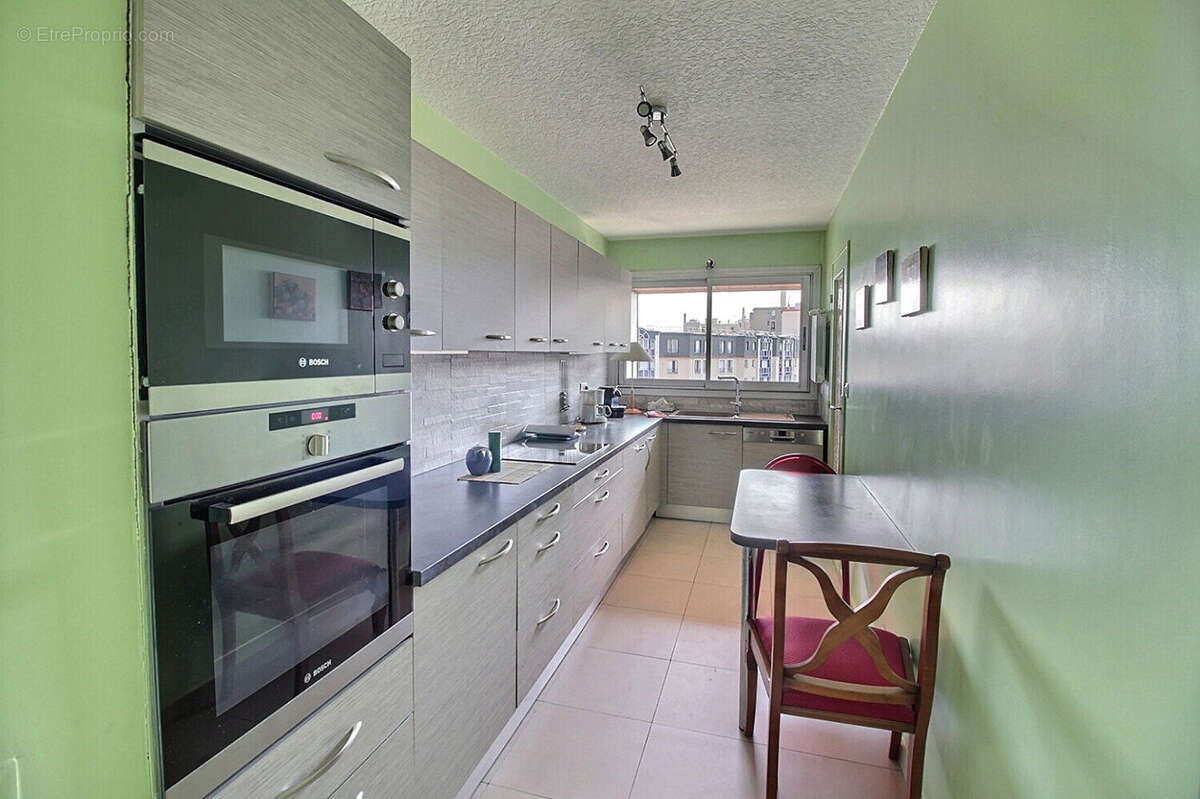 Appartement à SURESNES