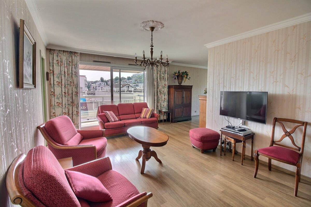 Appartement à SURESNES