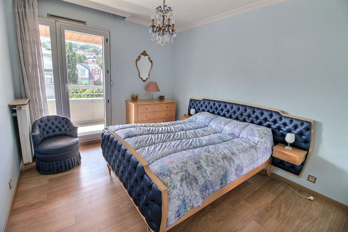 Appartement à SURESNES