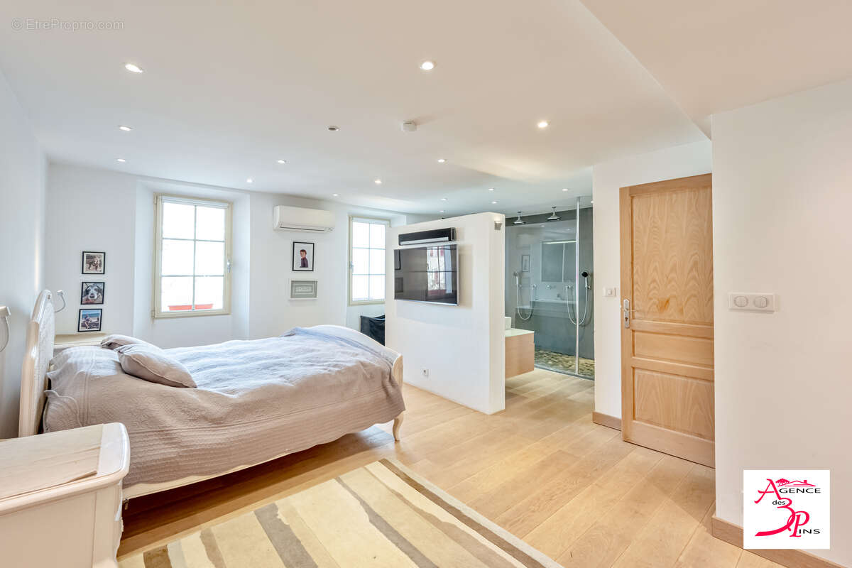 Maison à COLLOBRIERES