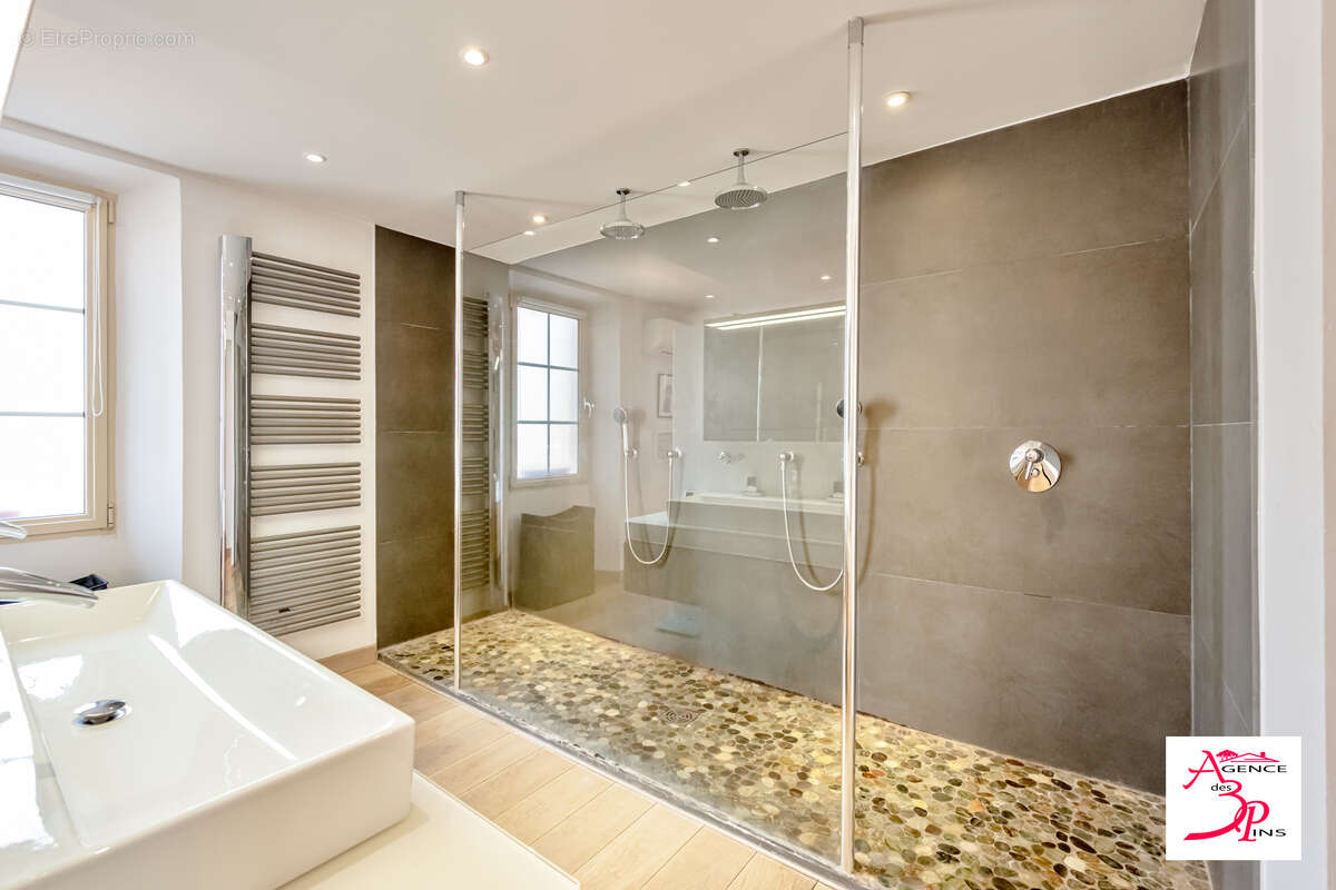 Maison à COLLOBRIERES