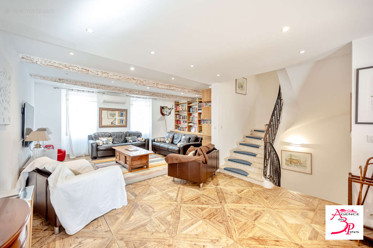 Maison à COLLOBRIERES