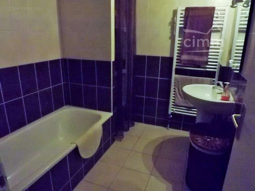 Appartement à SAINT-BARTHELEMY-DE-VALS