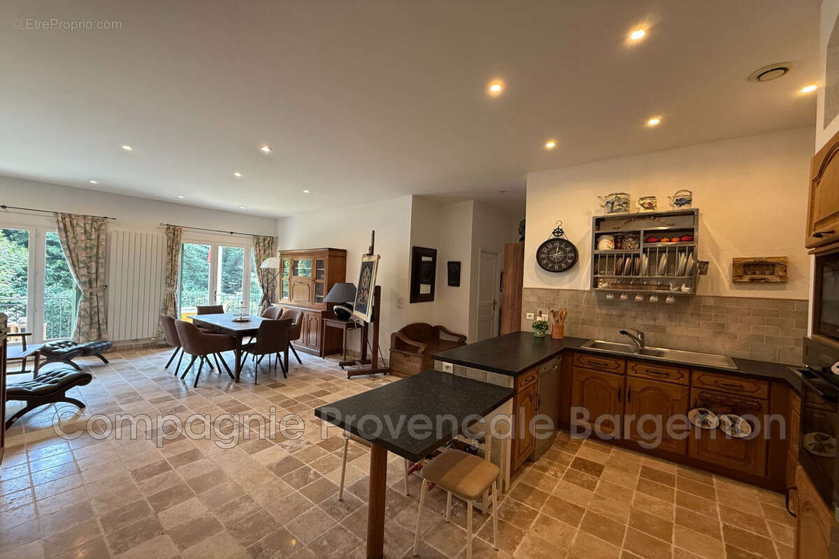 Appartement à BARGEMON