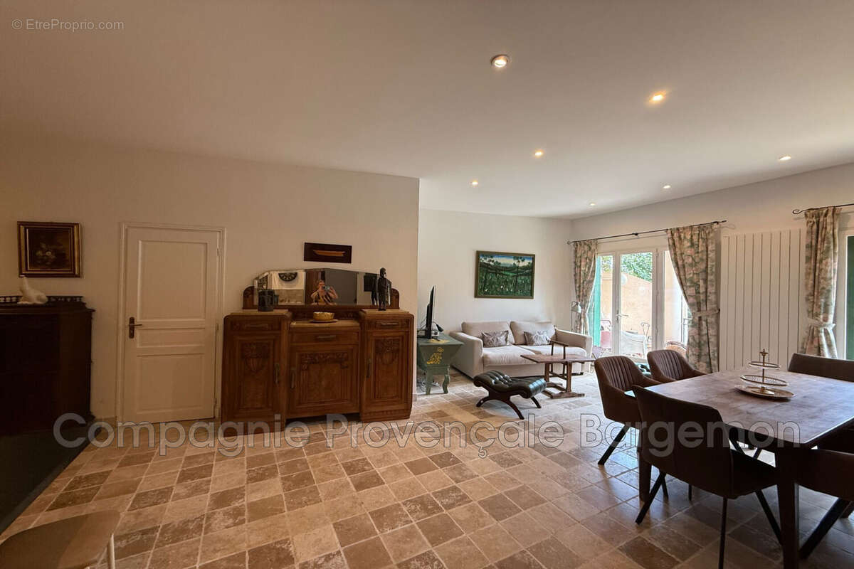 Appartement à BARGEMON