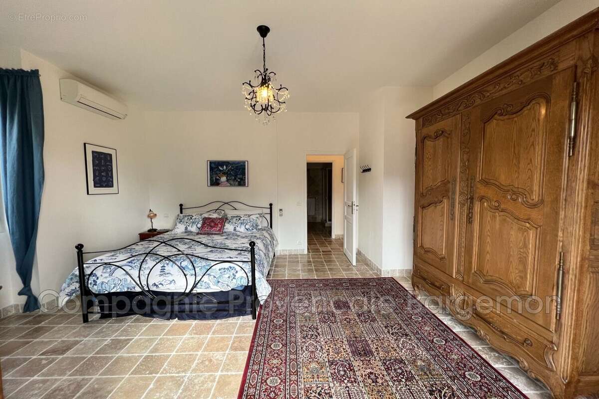 Appartement à BARGEMON